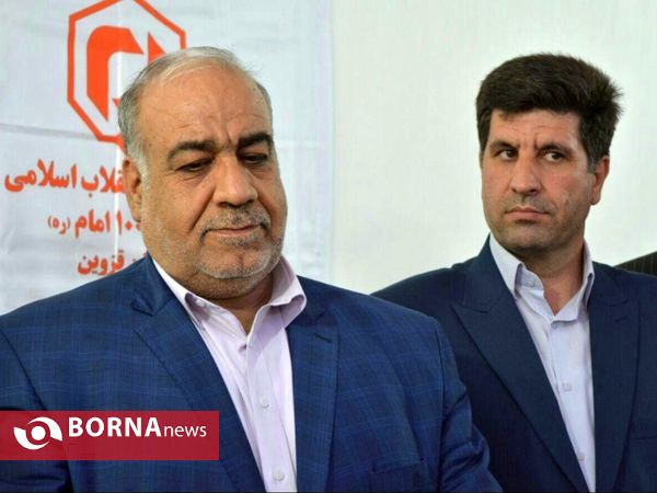 افتتاح یک باب مسمن مسکونی در شهرستان گیلانغرب با حضور  وزیر ورزش و جوانان