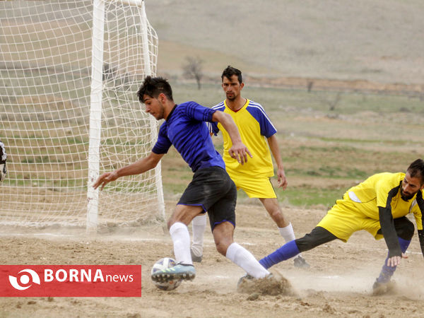 مسابقات فوتبال در روستا