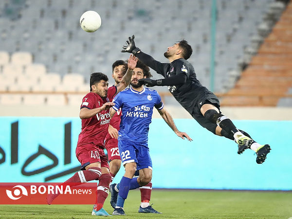 دیدار تیم های فوتبال استقلال - نساجی