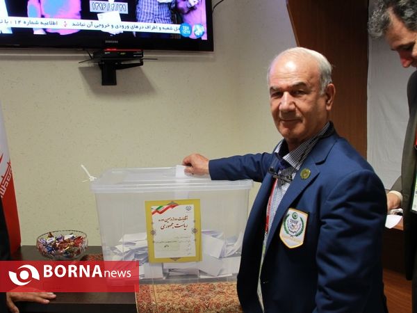 حضور ورزشکاران پای صندوق اخذ رای در باکو