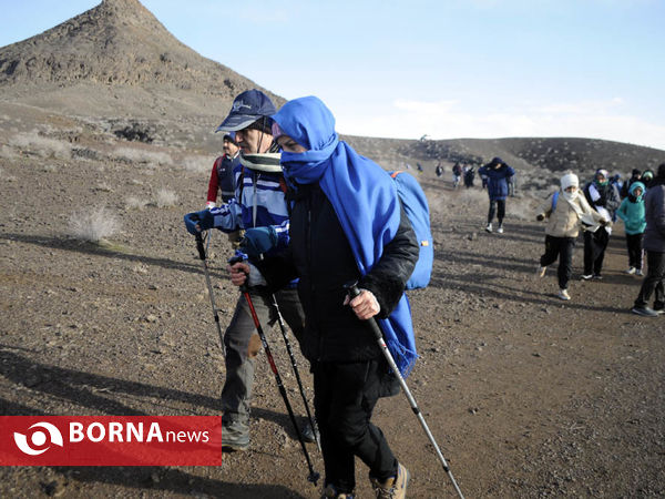 کوهپیمایی خانواده گی در منطقه تخت رستم