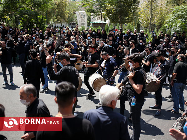 عزاداری روز تاسوعا در میدان 13 آبان