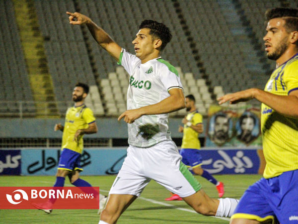 دیدار تیم های فوتبال آلومینیوم اراک-نفت مسجدسلیمان
