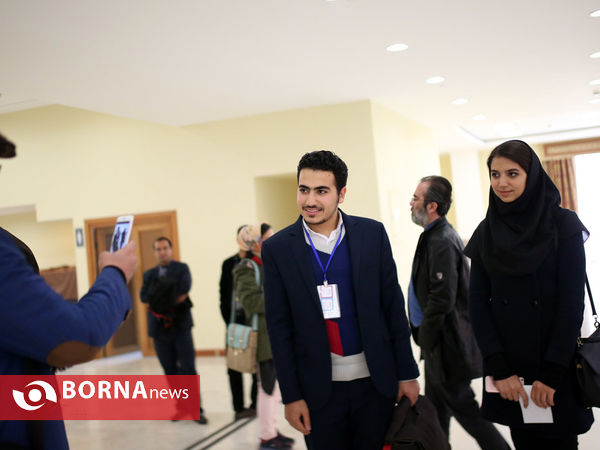 هم اندیشی صمیمانه جوانان با دولت