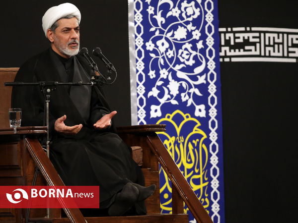 مراسم عزاداری شب هشتم محرم با حضور رهبر انقلاب