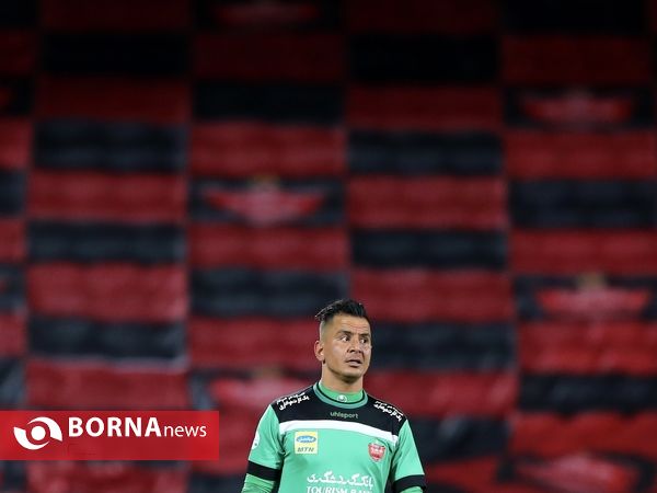 دیدار تیم های فوتبال پرسپولیس -  گل‌گهر