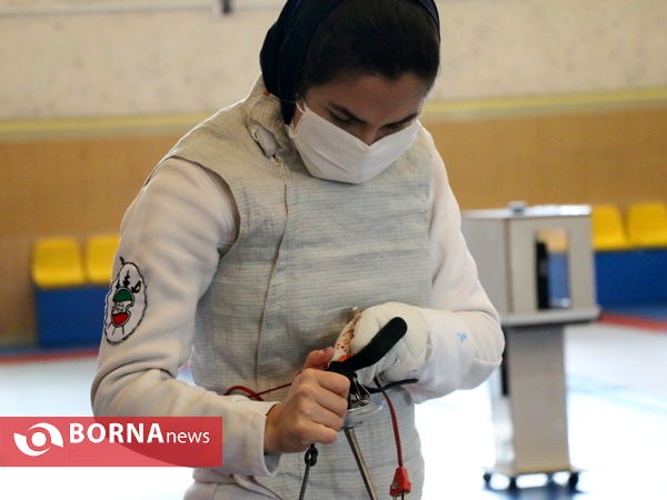 تمرینات بانوان شمشیرباز آذربایجان‌غربی برای حضور در انتخابی المپیک