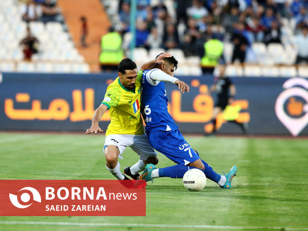 دیدار تیم های استقلال تهران - صنعت نفت آبادان