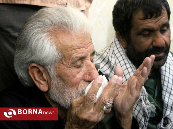 وداع خانواده شهید محمد قایدی با فرزندشان پس از 32 سال فراق