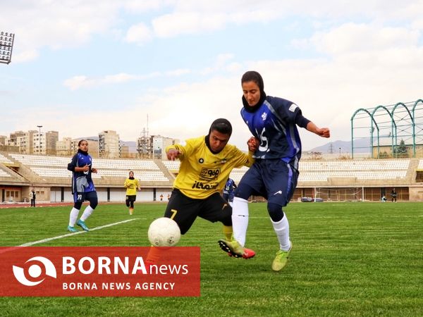 دیدار تیم های فوتبال سپاهان و پیکان البرز