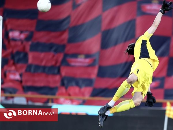 دیدار تیم های فوتبال پرسپولیس -  گل‌گهر