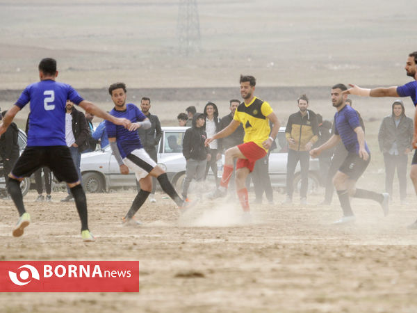 مسابقات فوتبال در روستا