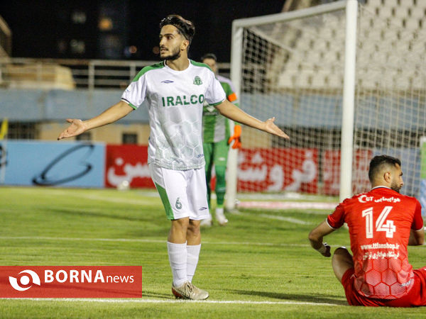 دیدار تیم های فوتبال آلومینیوم اراک-تراکتور سازی تبریز