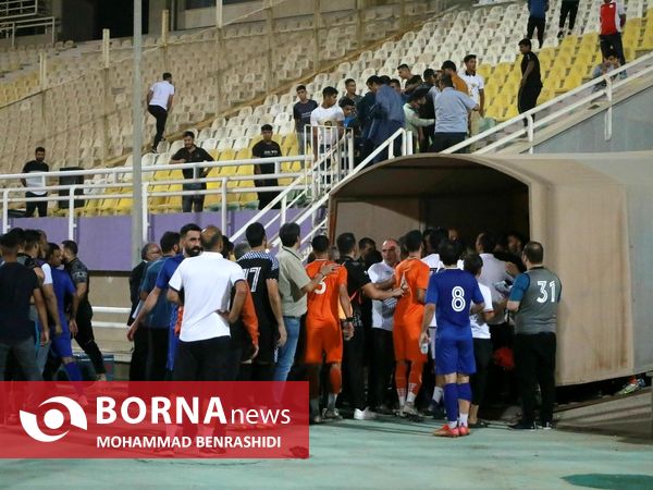 در حاشیه دیدار تیم های فوتبال استقلال خوزستان - سایپا