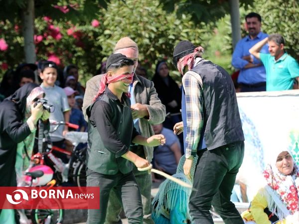 پیاده روی خانوادگی ایرانیان