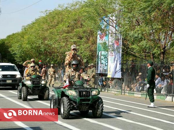 رژه نیروهای مسلح در خرم آبادبه مناسبت آغاز هفته دفاع مقدس