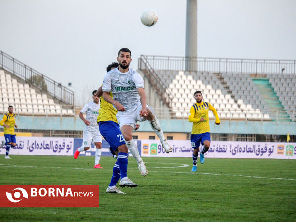 دیدار تیم های فوتبال آلومینیوم اراک _نفت مسجد سلیمان