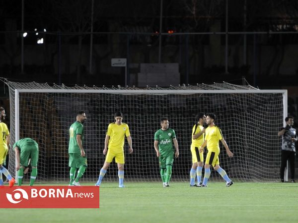 دیدار تیم های فوتبال نام آوران- پایدار