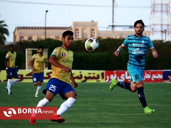 دیدار صنعت نفت آبادان و پیکان