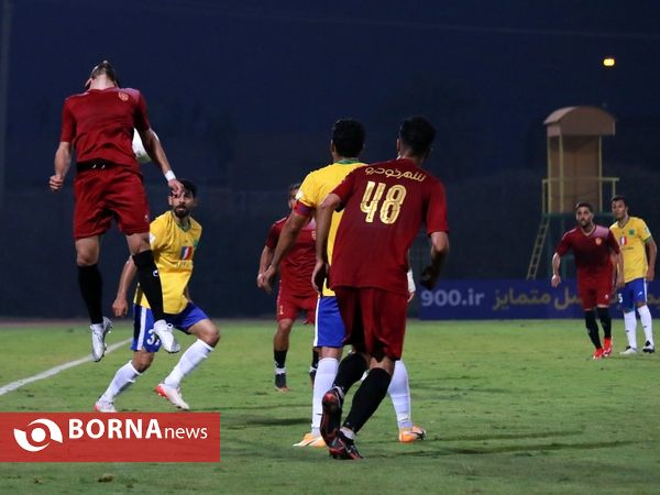 دیدار تیم های فوتبال صنعت نفت - پدیده