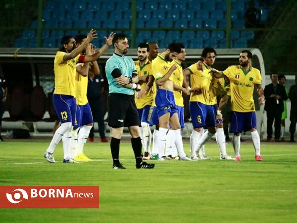 دیدار مرحله یک شانزدهم جام حذفی صنعت نفت آبادان-تراکتورسازی تبریز