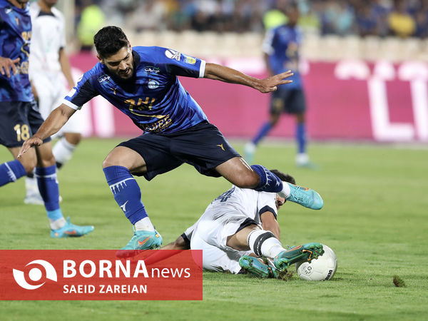 دیدار تیم های قوتبال استقلا ل۰ پیکان