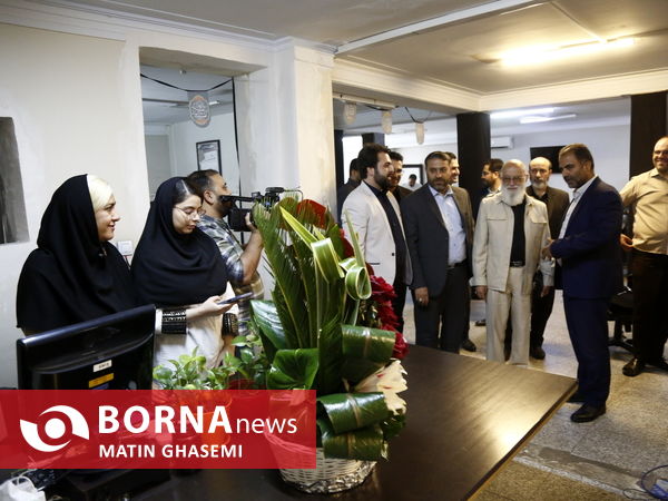حضور مهدی چمران در خبرگزاری برنا