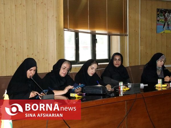 نشست خبری مینی فوتبال جام پرچم و تجلیل از عکاسان ورزشی آذربایجان‌غربی