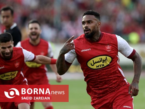 دیدار تیم های فوتبال پرسپولیس - صنعت نفت