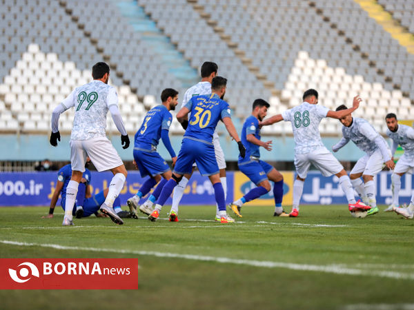 دیدار تیم های فوتبال آلومینیوم اراک- گل گهر سیرجان