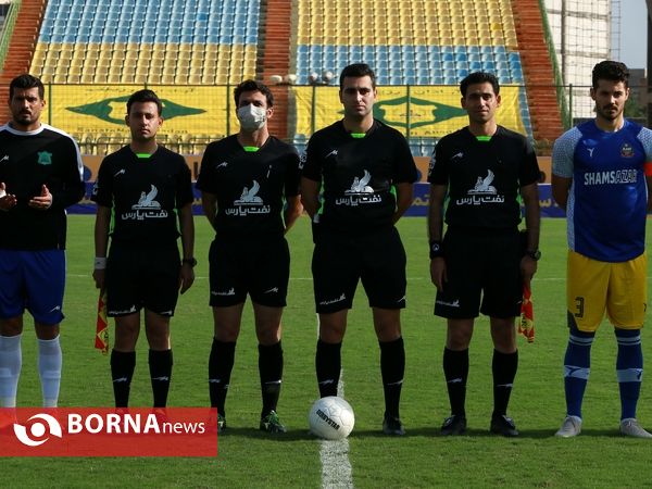 در حاشیه دیدار تیم های فوتبال صنعت نفت - شمس آذر قزوین