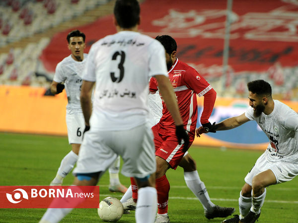 دیدار تیم های فوتبال پرسپولیس - ذوب آهن