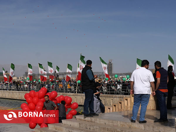 جشن جمهوری اسلامی ایران  در برج میلاد