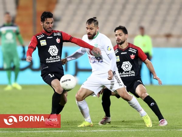 دیدار تیم های فوتبال  پرسپولیس - ماشین‌سازی