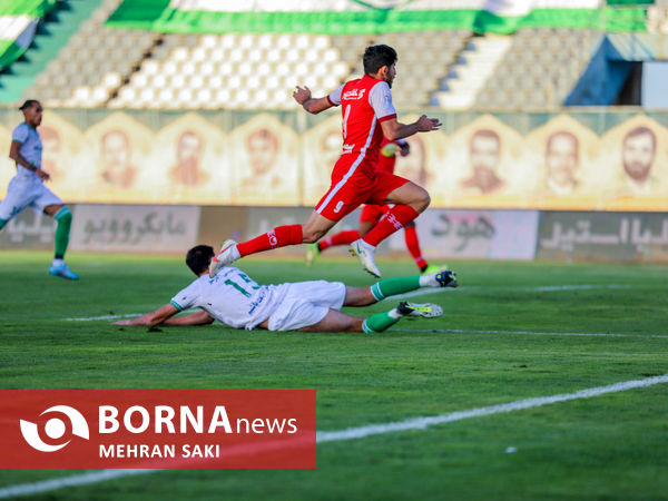 دیدار تیم های فوتبال آلومینیوم - پرسپولیس