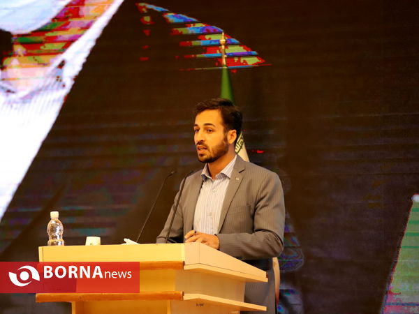 نشست هم اندیشی نظام مسائل استان همدان با حضور جوانان به ریاست استاندار