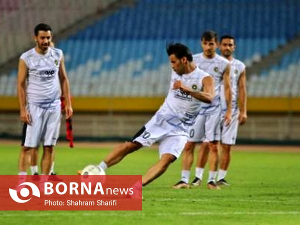 گزارش تصویری تمرین تیم فوتبال سپاهان با حضور هواداران 