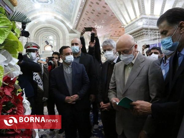 حضور وزیر علوم در حرم امام (ره)