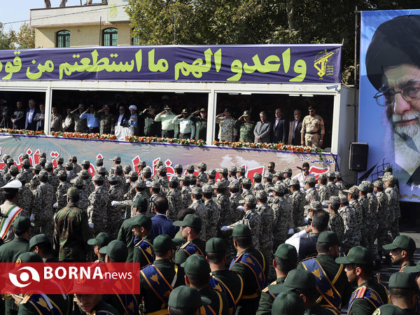 رژه نیروهای مسلح فارس به مناسبت آغاز هفته دفاع مقدس