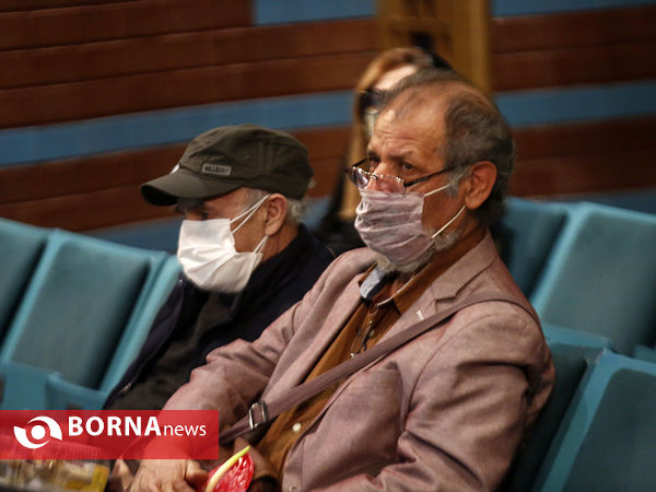 اهدا نشان  مانا و مانی انجمن هنرمندان نقاش ایران