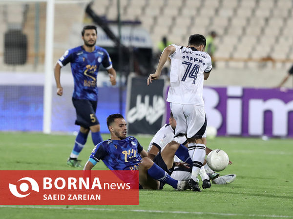 دیدار تیم های قوتبال استقلا ل۰ پیکان