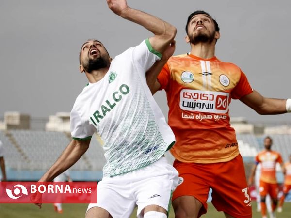 دیدار تیم های فوتبال آلومینیوم اراک - سایپا