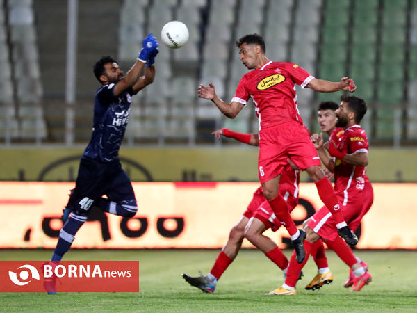 دیدار تیم های فوتبال پرسپولیس - هوادار
