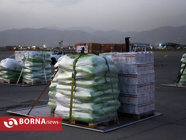 ارسال محموله بشر دوستانه جمعیت هلال احمر به افغانستان