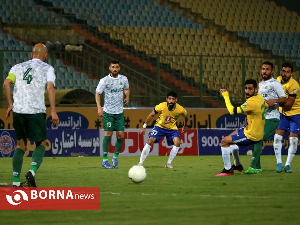 دیدار تیم های فوتبال صنعت نفت - آلومینیوم