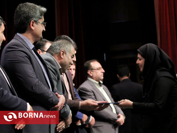 تجلیل از مدیران و کارمندان برتر دستگاههای دولتی شهرستان شیراز