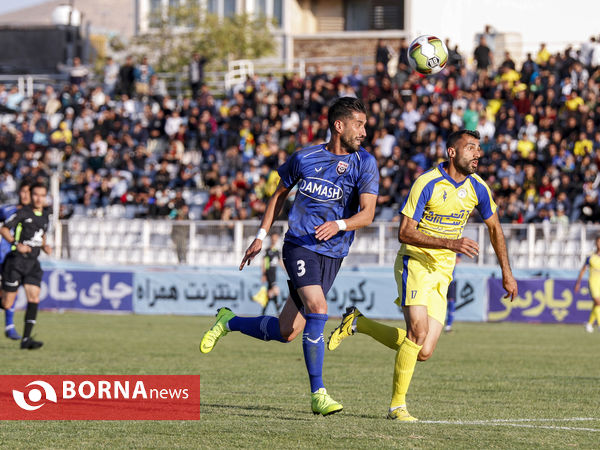 مسابقه فوتبال فجرسپاسی شیراز-داماش گیلان