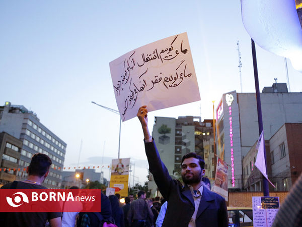 تبلیغات خیابانی نامزدهای ریاست جمهوری توسط هوادارانشان
