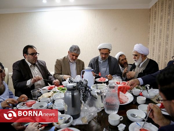 ضیافت افطاری حجت الاسلام والمسلمین احمد مازنی