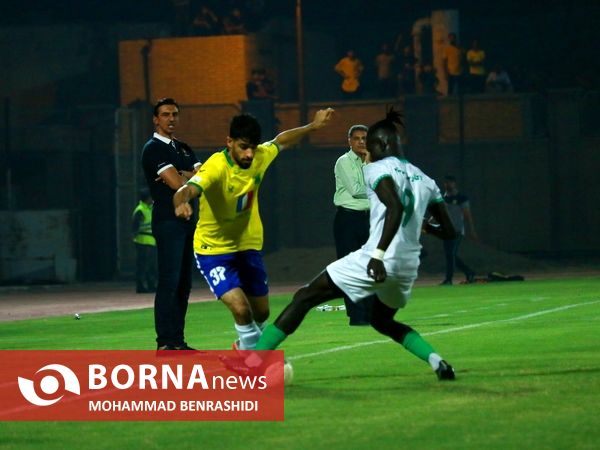 دیدار تیم های فوتبال صنعت نفت - آلومینیوم